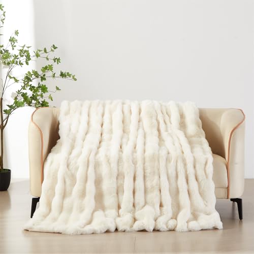 Gezu Kuscheldecke Flauschig Plüsch Decke 150x200cm Beige Super Weiche Kuschelige Fuzzy Bettdecken Kaninchen Kunstfell Decke Leichte Decken Warme Kuscheldecke für Couch Bett Sofa Schlafzimmer Büro