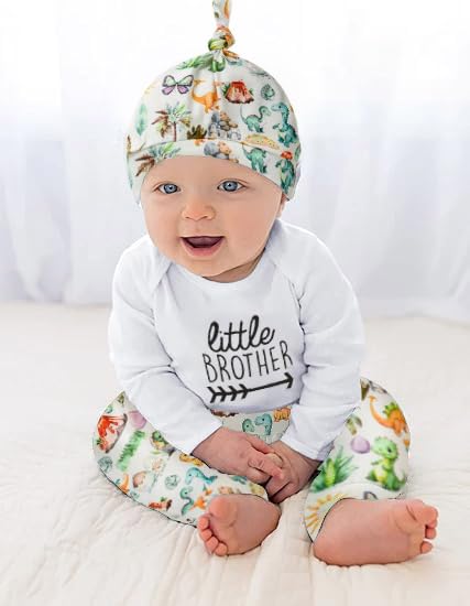 GRNSHTS Newborn Baby Boy Clothes Letter Print Romper+Animal Pants+Mouth watering towel+Socks With Hat Coming Home Outfits2