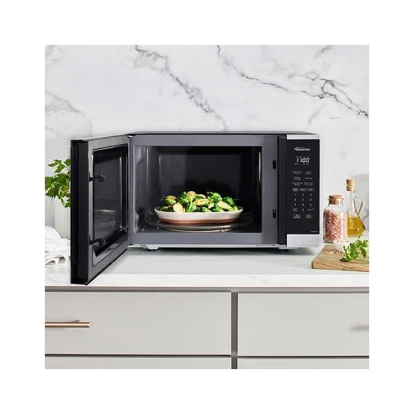 Panasonic NNSC67NS 1.3 cu.ft. Countertop Microwave Oven (Renewed