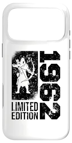 Archery, 1962 �N���܂�̃A�[�`���[ ���B���e�[�W�o�[�X�f�[�A�A���[�X�|�[�c�A�A�[�`�F���[ �X�}�z�P�[�X iPhone 17 Pro Max �p