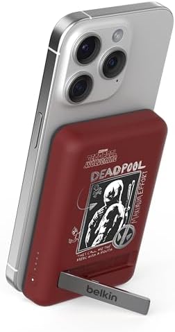 【デッドプール】Belkin MagSafe対応 ワイヤレス モバイルバッテリー 3C対応 5000mAh(7.5W) iPhone 15/14/13/12シリーズ対応 パススルー充電対応 PSE技術基準適合 機内持ち込み可能 充電用ケーブル同梱 メーカー保証2年 キックスタンド付き レッド/ブラック BPD004qcBR-DY