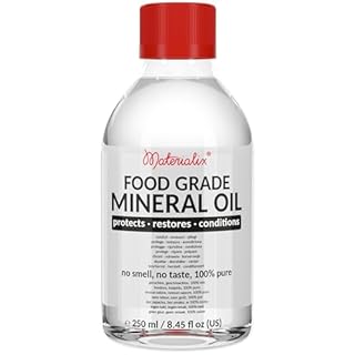 Materialix Olio minerale per uso alimentare (250ml) - adatto per legno, bambù, pietra, ardesia, cosmetici fai da te, balsami, creme, lozioni, cura dei capelli, prodotti da bagno, unguenti.