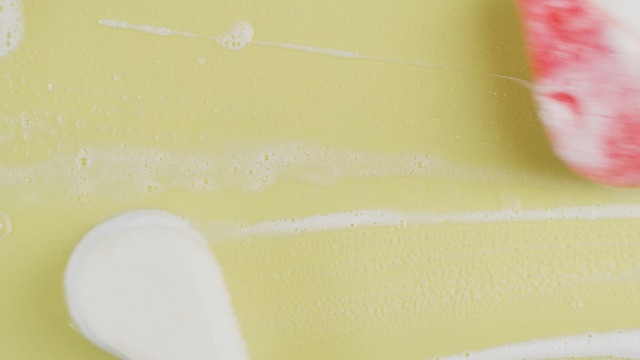 Spongeables Skinutrients Anti-Cellulite Body Wash in a Sponge