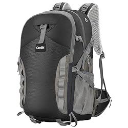Coolfel Mochila de Senderismo 40L Impermeable Ultr...: 【Impermeable y duradera】: la mochila de senderismo está fabricada con tejidos de poliéster y nailon, lo que le confiere propiedades impermeables, resistentes a los desgarros, a los arañazos y al desgaste. Incluye una funda para la lluvia que evita qu...