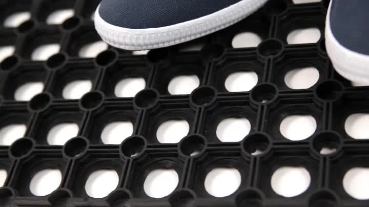 Zerbino In Gomma Antiscivolo, LxP: 80 X 40 Cm Tappetino Per Scarpe Bagnate, Da Ingresso, Con Bordo Alto, Nero, Relaxdays | Leroy Merlin