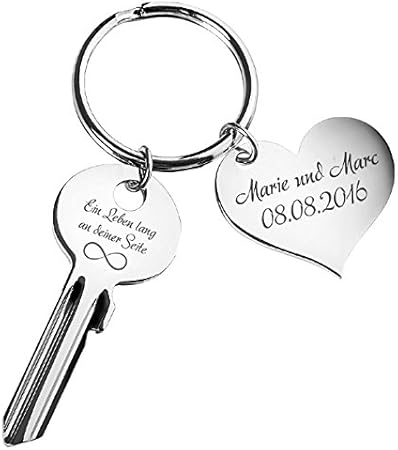 Geschenke 24 Schlussel Ein Leben Lang An Deiner Seite Gravierte Geschenkidee Fur Verliebte Paare Schlusselanhanger Mit Gravur Gold 2 Namen Und Datum Amazon De Fashion