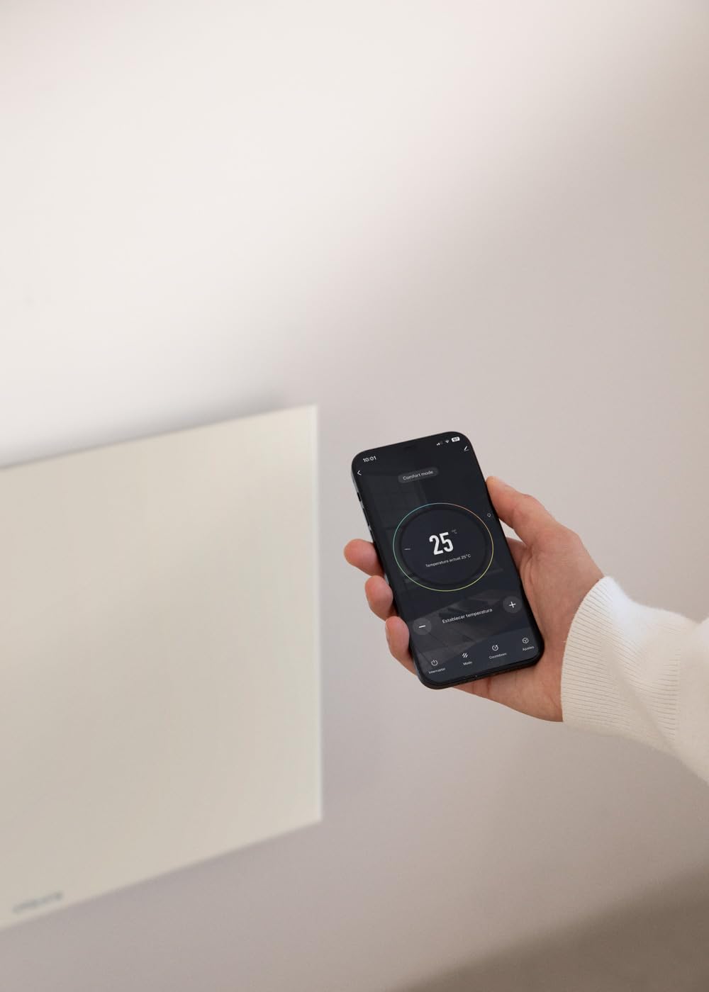 CREATE/WARM MINIMAL IR/Chauffage infrarouge mural avec WiFi blanc cassé/Pour des pièces allant jusqu'à 10m², contrôle via l'application, protection IP24, finition miroir, 520W