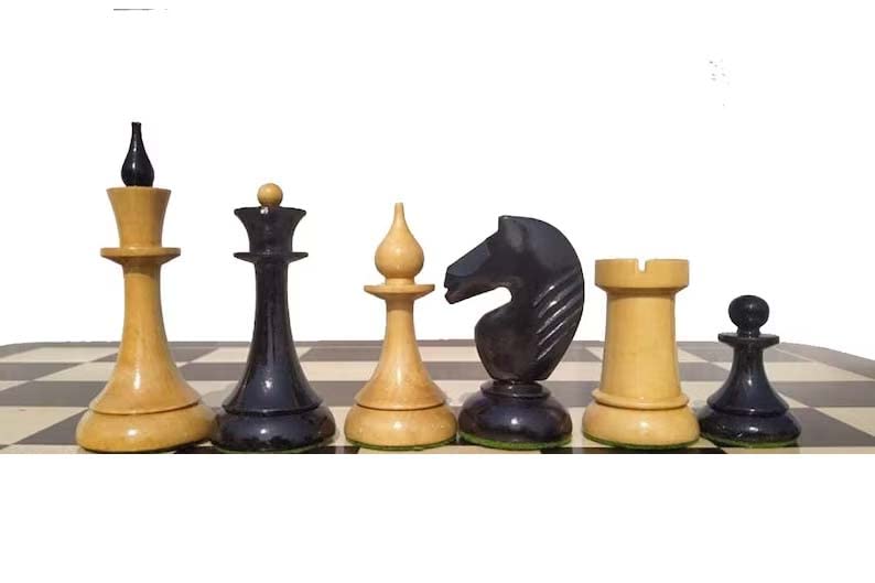 Jeu d'échecs soviétiques russes en bois contre les pièces légères de 7,6 cm