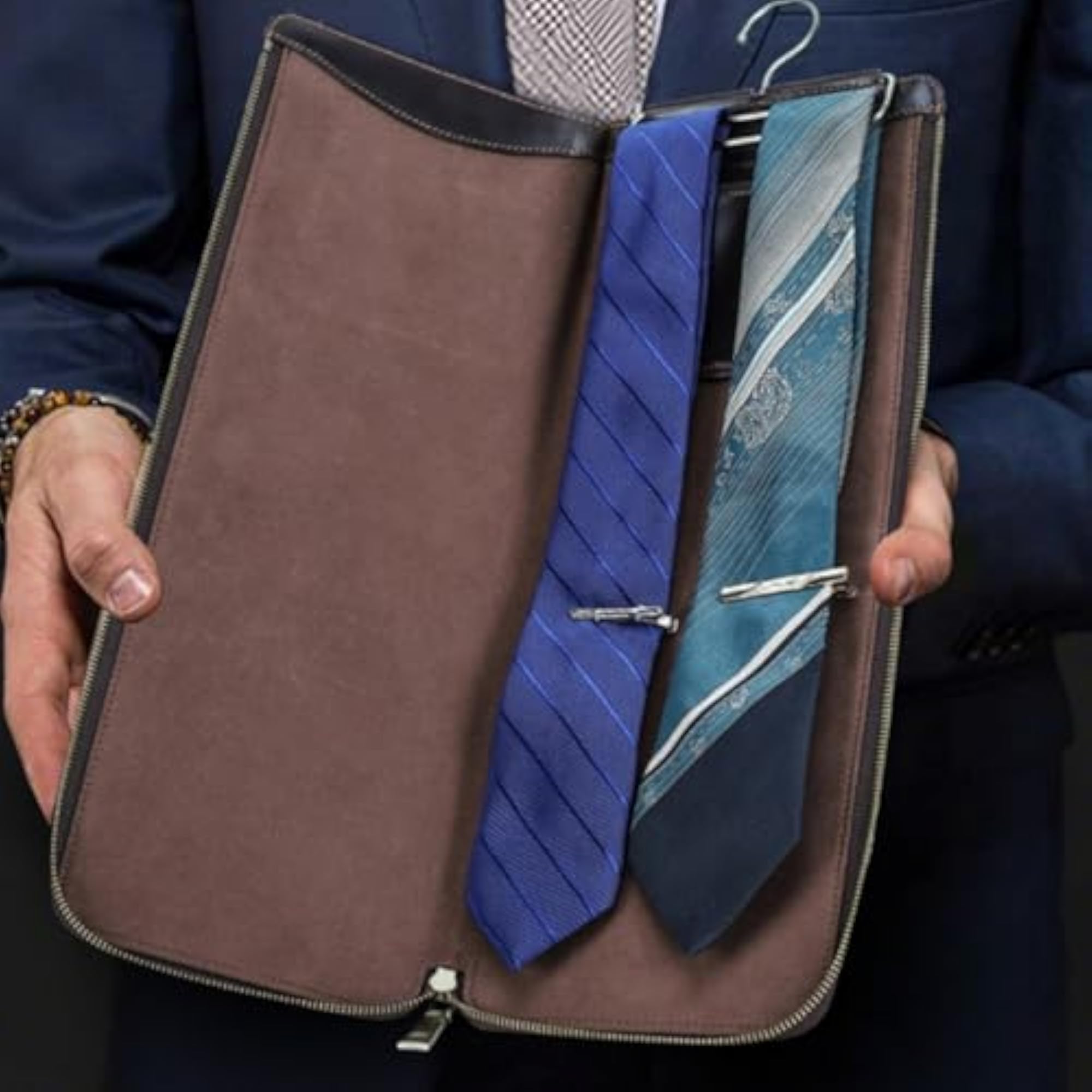Leather Tie Travel Case Hook Design, Necktie Storage Box