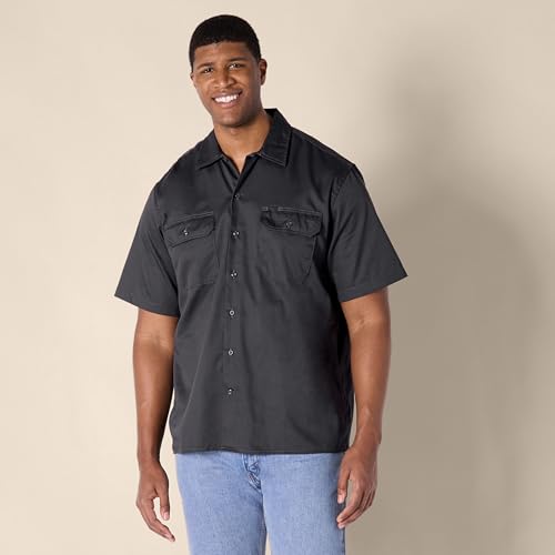 Image of Amazon Essentials Men's Relaxed-Fit Stain and Wrinkle-Resistant Short-Sleeve Work Shirts