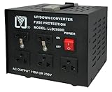 Frontseitig 2x 2-polige und 3x 3-polige 110V Steckdose