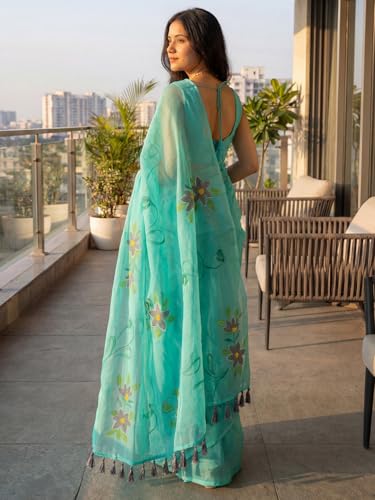 Image of AKHILAM Women's Cotton Saree with White Daisy Floral Prints Tassel Pallu Lightweight Summer Saree