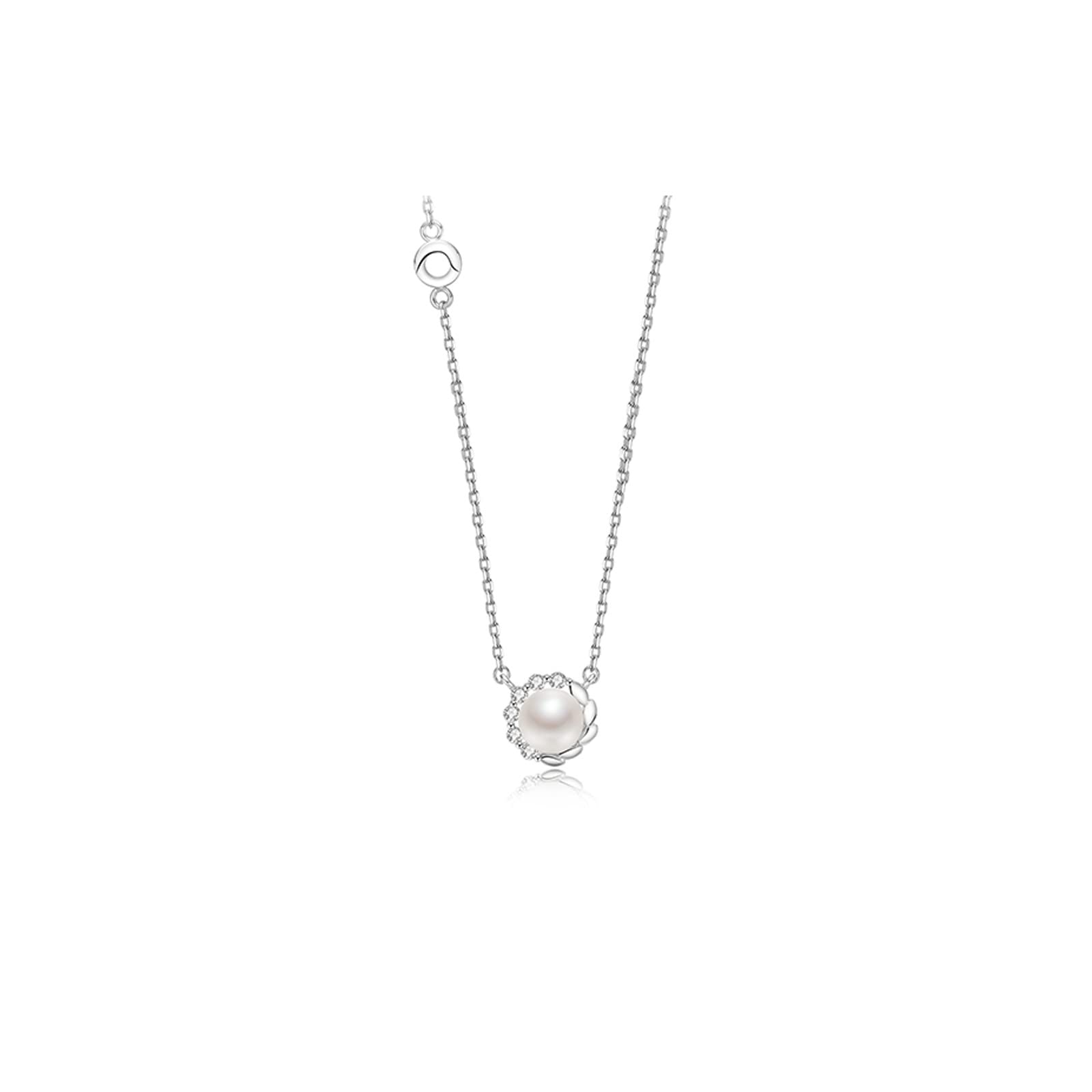 Collier perles d'eau douce pour sublimer vos tenues de bureau - 7