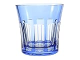 Cada vaso cuenta con dos capas de cristal, una de color en la parte exterior y otra transparente en la interior, de manera que al ser tallado se desprende la parte de color, dejando a la luz el armonioso diseño