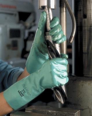 Ansell Size 7 Green Sol-Vex 13" 15 mil Nitrile Chemical Resistant Gloves with Sandpatch Grip Finish and Straight Cuff