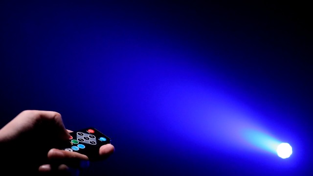 Amazon.co.jp: ZonQoonz 充電式ステージライト リモコン付き DJ