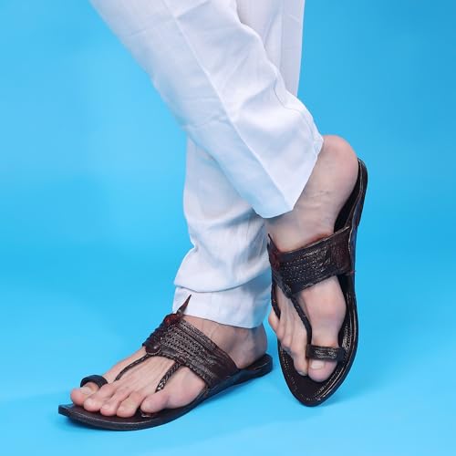 Image of Men's Kolhapuri chappals Leather hardcrafted Stylish,Ethinicwear & Dailywear Designed with Excellence 100% Comfortable.