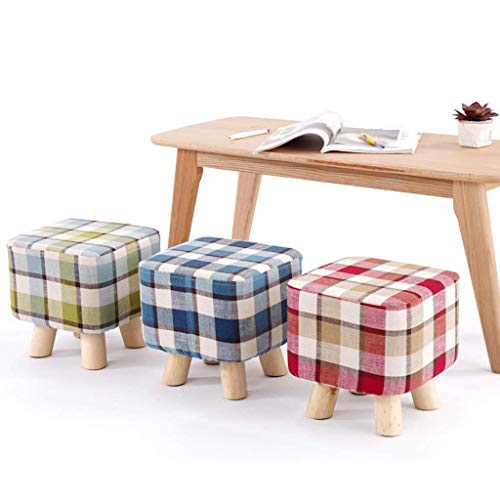 Tabouret de rangement pour optimiser un salon encombré