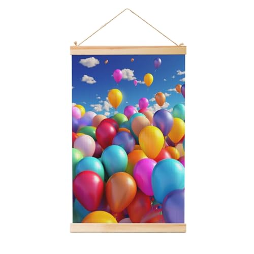 Œuvre d'art vintage pour habiller un grand mur vide avec cintre en bois et poster