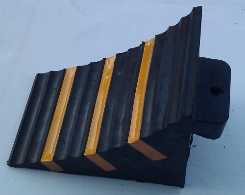 SNS SAFETY LTD RWC-1x2 Gummi Unterlegkeil Schwerlast, Schwarz Gelb, Abmessungen 25cm x 16cm x 19cm (Packung mit 2)