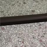 Material: Dieser staubdichte Bürstenstreifen aus PVC besteht aus einem PVC-Halter und dichten Nylonborsten und kombiniert eine stabile Basis mit flexiblem Bürsten. Die Nylon-Bürstendichtung mit PVC-Basis funktioniert effektiv als PVC-Bürstentürdichtung und Türbodenbürstendichtung mit PVC-Halter