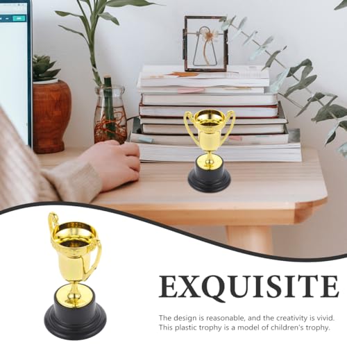 Foto von Toyvian 10 Stücke Kinder Pokal Mini Gold Trophäe Gsiegerpokal Zappeln Spielzeug Henkelpokal Mitgebsel Goldmedaille für Kinder Geburtstagsspiele Wettkampf Sportturniere Schulwettbewerbe