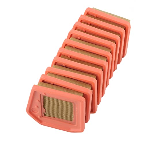 Filtre à air pour tondeuse à gazon lors de la tonte du jardin de printemps