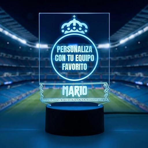 DEREGALOOS Lámpara LED Fútbol Personalizada. Nombre y Escudo. Luz RGB con Mando. Regalo Original para Niños y Aficionados al Fútbol. Decoración Dormitorio (Elige tu escudo) | Ya disponible en tu tienda friki favorita! En mundofriki.es!