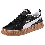 Zapatos de ocio frescos: la parte superior de las zapatillas está hecha de cuero negro. La tira de forma lateral en color blanco y el detalle de tejido de dos colores en la zona del talón le dan a las zapatillas un aspecto deportivo