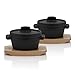 Produktbild BBQ-Toro Mini Dutch Oven (2 Stück) | Ø 11 cm | Gusseisen Serviertopf mit Holzunterlage | bereits eingebrannt - preseasoned | Kochtopf Kleiner Bräter Gusstopf