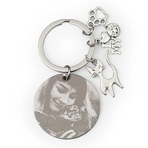 Wanapix | Llavero de Gatos Personalizado con Figuritas | Personaliza con Foto Grabada | Regalo Original para Amantes de los Gatos | Llavero con Foto y Charms | Ya disponible en tu tienda friki favorita! En mundofriki.es!