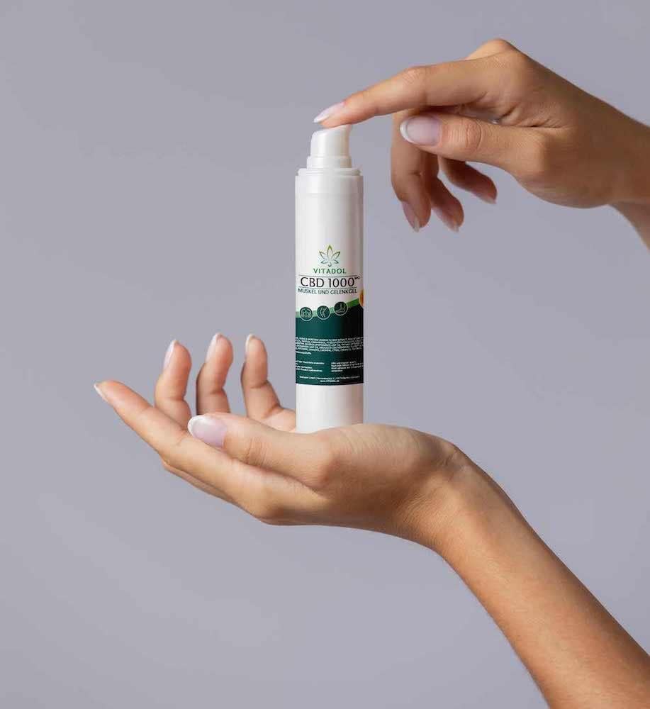 Vitadol CBD Gel mit 1.000 mg CBD HOCHDOSIERT - Cannabis Sport Creme für Muskel und Gelenke (Arnika, Schachtelhalm, Pfefferminze)