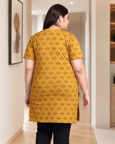 Image of In Love Women's All-Over Printed Cotton Plus Size Longline T-Shirt with Pockets