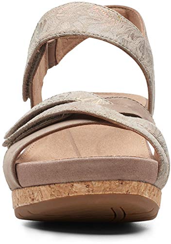 Clarks Women's Un Capri Walk Wedge Sandal4
