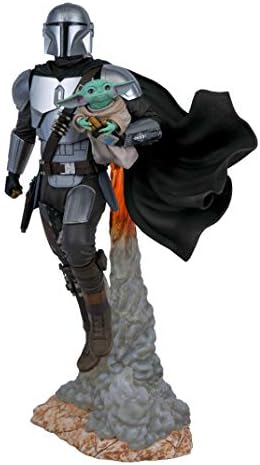 DIAMOND SELECT TOYS Star Wars Milestones: The Mandalorian & Child Statue, 16 inches