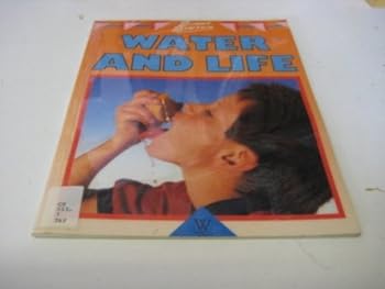 Paperback Water and Life (Science Starters) Book