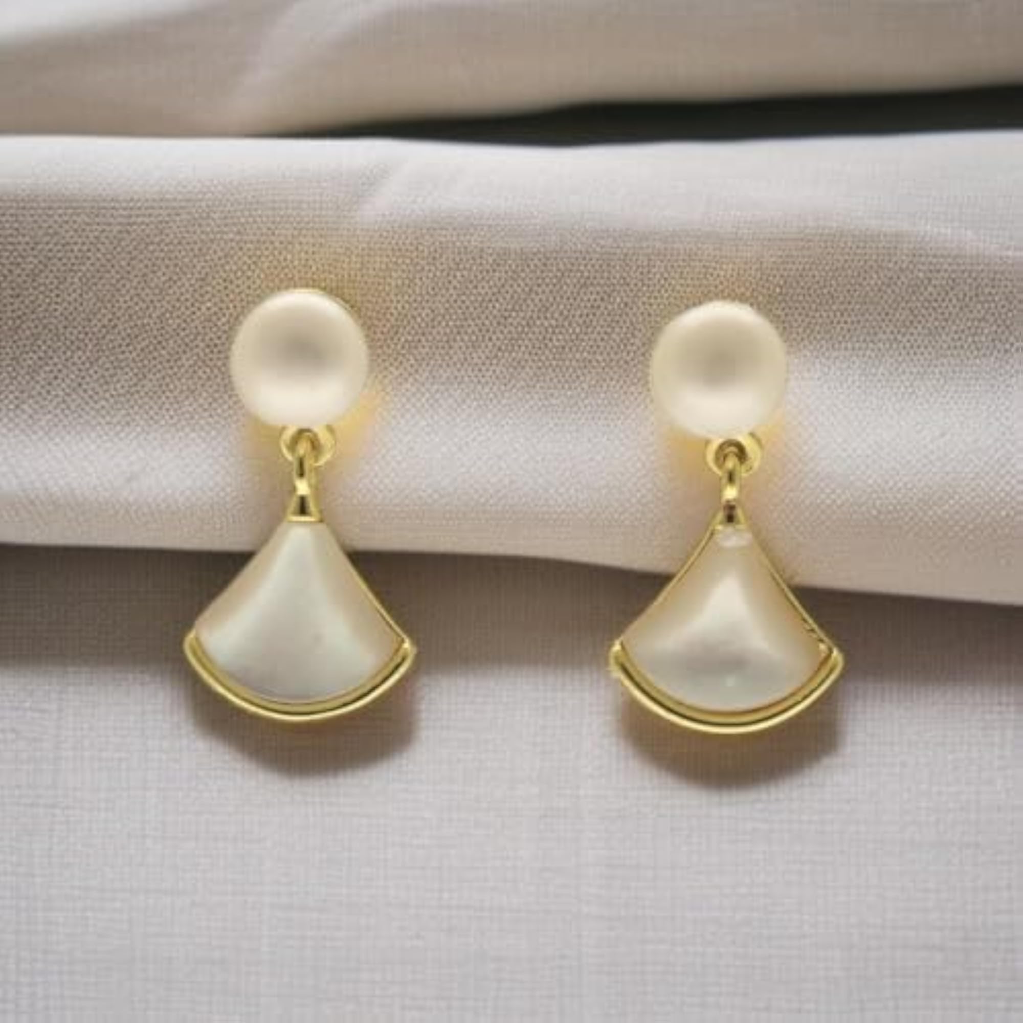 Women's Vicky Mother Of Pearl Stud & Drop Earrings