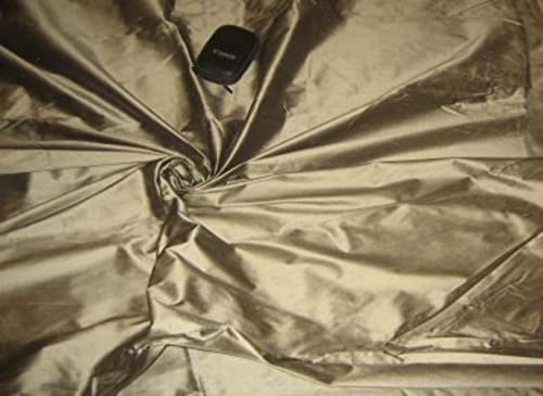 Soie Dupioni 137 cm taupe pour structurer vos vêtements