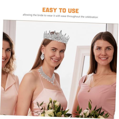 Collar y pendientes de boda para lucir un escote radiante en tu banquete nupcial 3