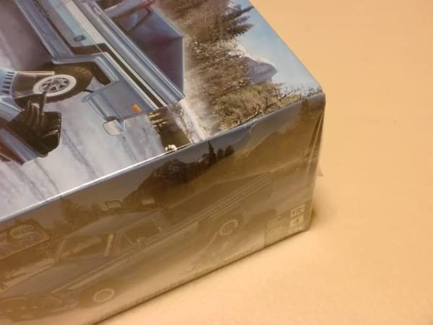 &#39;80 ジープ ハンチョ アイスパトロール 1/24 アメリカレベル Amazon.co.jp: アメリカ レベル 1/24 ジープ ハンチョ- アイス