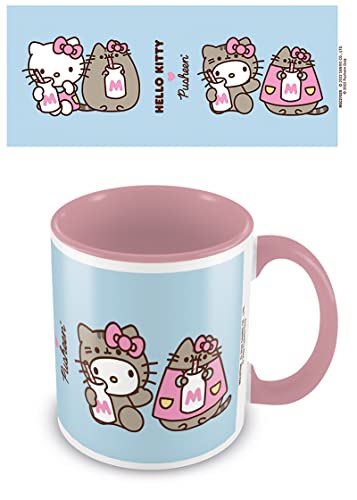 Pyramid International Pusheen x Hello Kitty Mug en céramique dans coffret cadeau avec motif échange de tenue 315 ml – Produit officiel