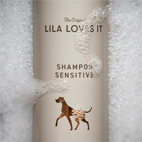 LILA LOVES IT Shampoo Sensitive für Hunde – Hundeshampoo mit Aloe Vera, Mandelöl, Ringelblume und Kamille, spendet Feuchtigkeit, wirkt beruhigend und rückfettend, 250 ml
