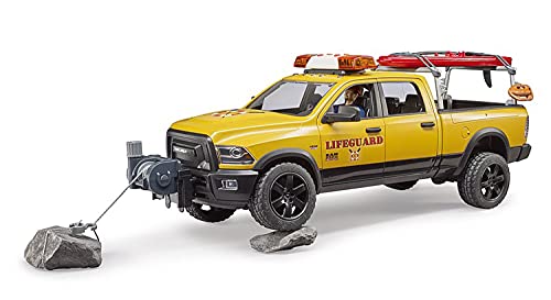 bruder 02506 - RAM 2500 Power Wagon Life Guard mit Figur, Stand-Up Paddle & Light and Sound Modul - 1:16 Pick-up Geländewagen Pritschenwagen Jeep Mann Rettungsdienst Rettungsschwimmer Fahrzeug – Bild 7