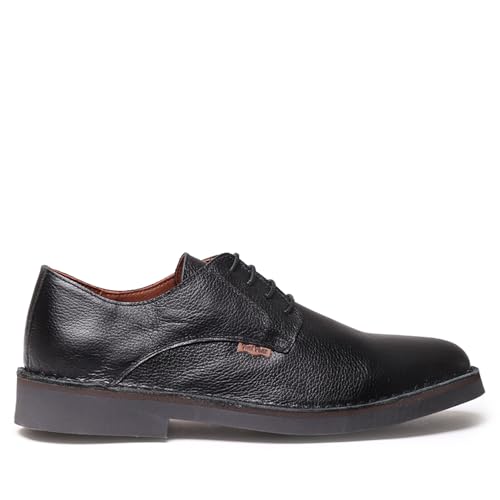 JEFF-PO. This men's lace-up shoe is made of leather in a solid color. The sole is non-slip rubber and has a total height of 3 cm. The inner insole is lined with breathable fabric and padded for extra comfort.2