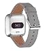 Produktbild WFEAGL für Fitbit Versa Armband,Top Grain Lederband Ersatzband mit Edelstahl-Verschluss für Fitbit Versa/Versa 2 /Versa Lite/Versa SE Fitness Smart Watch(Grau+Silber Schnalle)