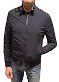 È un capo pensato per essere: - leggero e comodo (grazie allo stretch) - adatto a uso urbano, viaggio e tempo libero - elegante ma sportivo, tipico del DNA Herno