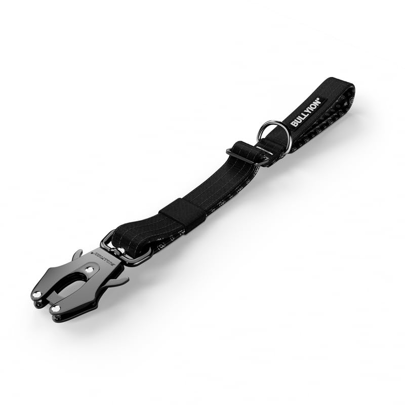 Bullyion ® Original Equipment All Action Adjustable Traffic Lead, Engraved Enamel Badge, Neoprene Lining - Car Tether Safety Leash - Adjustable from 20cm to 26cm - (CARBON BLACK)