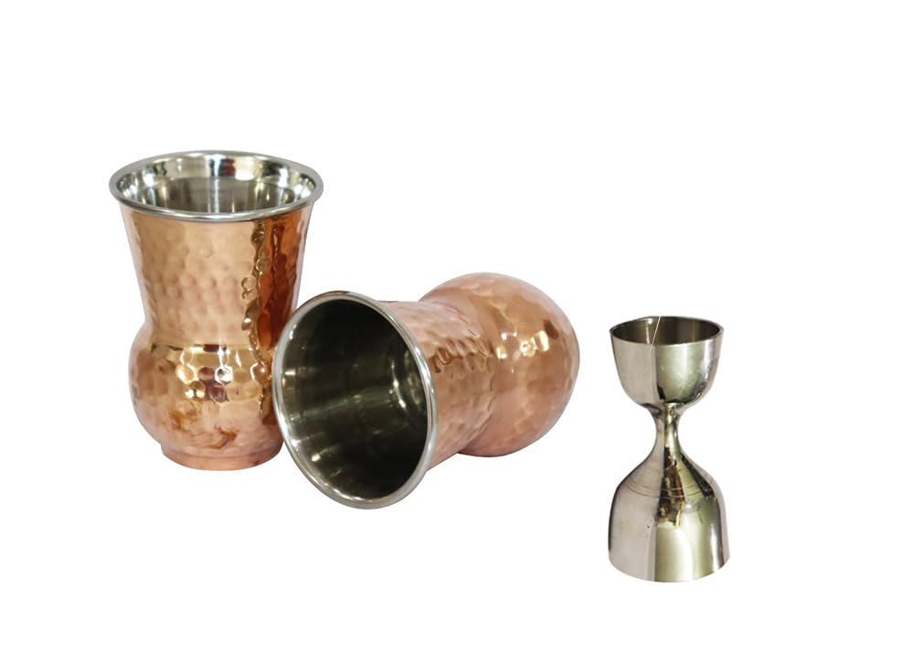Gobelet en cuivre et pichet pour cocktails de Moscou Mule frais