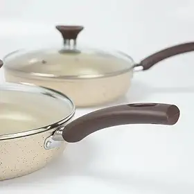 Jogo de frigideiras 2 peças com tampa de vidro 18cm e 20cm Antiaderente Alumínio Teflon 5 Camadas Charlotte Cerâmica Marmorizada
