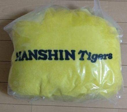 阪神タイガース】キー太ブランケットinクッション Amazon.co.jp